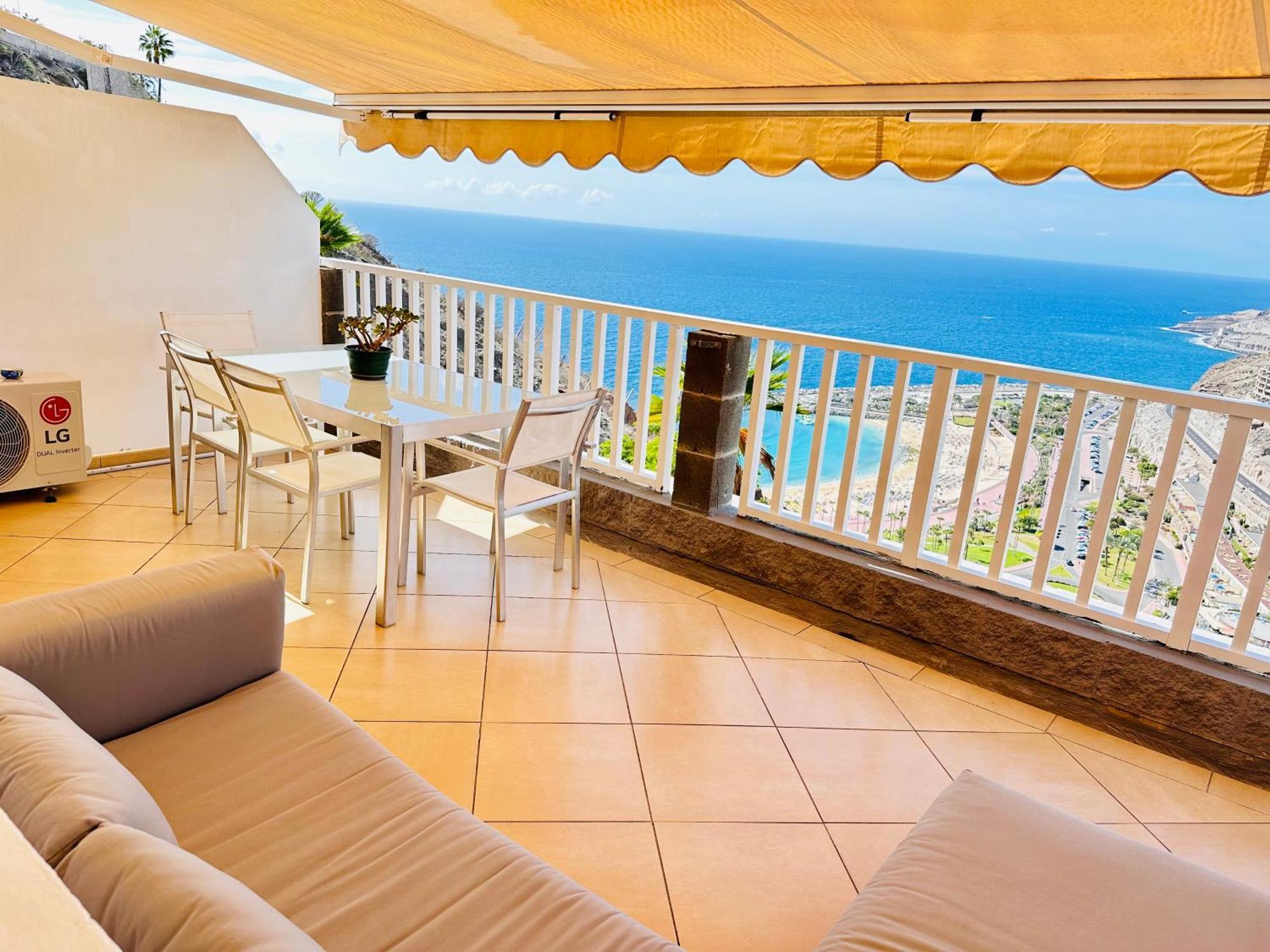 Balcon De Con Vista Al Oceano Amadores